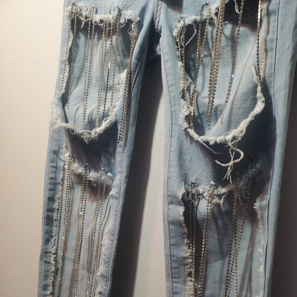 Hot and Delicious Designer Distressed Jeans SZ MED 27.5X27 NWT - Picture 5 of 7